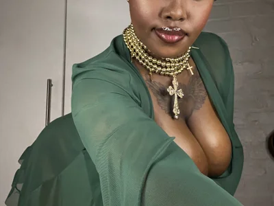 QUEEN_NOBUHLE_FEMDOM_777 video